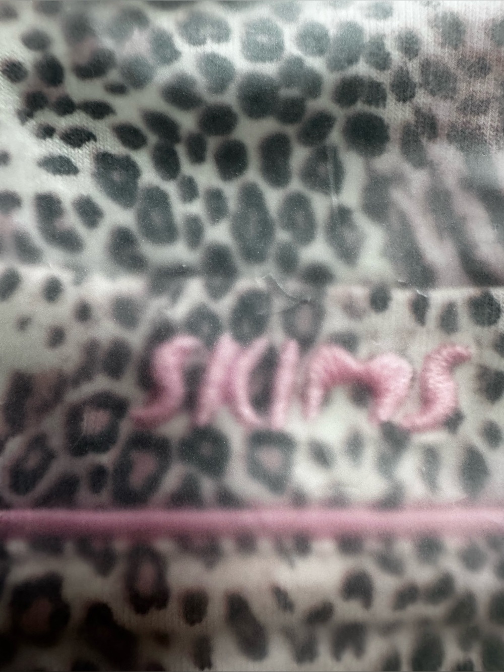 SKIMS Pink Animal Print Pajama Set size Medium - Picture 4 of 5